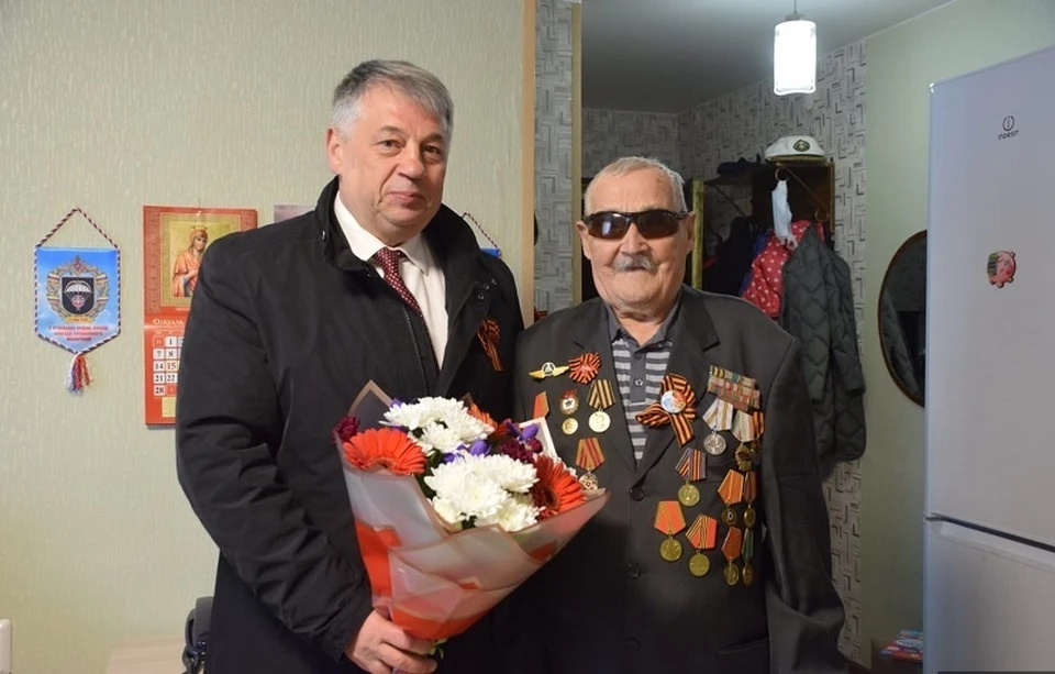 В Пскове чествовали 95-летнего юбиляра в День Победы | pskovgorod.ru