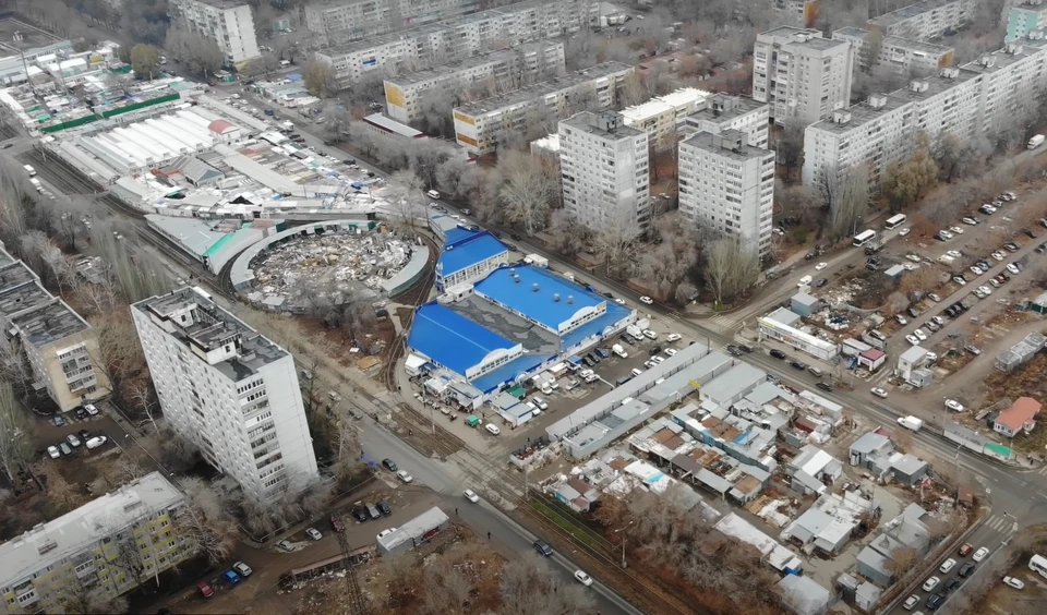 Рынок в 15-м микрорайоне занимает пять земельных участков / Фото: Александр Карягин