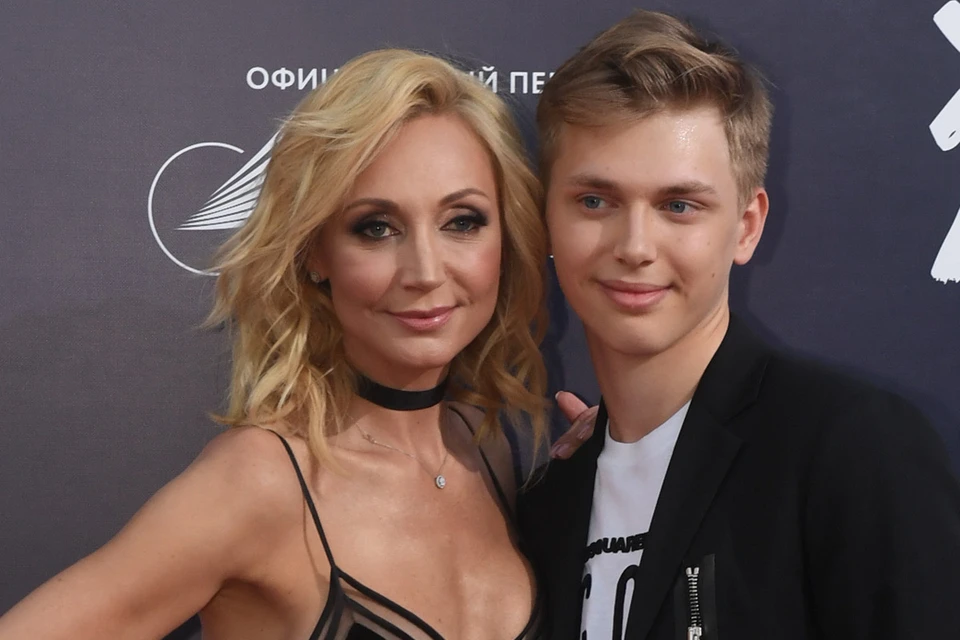 Певица Кристина Орбакайте и ее сын Дени Байсаров.