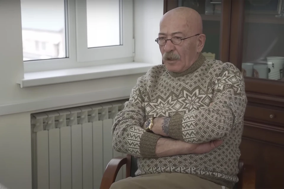 Александр Розенбаум во время интервью ютуб-блогу "Эмпатия Манучи".