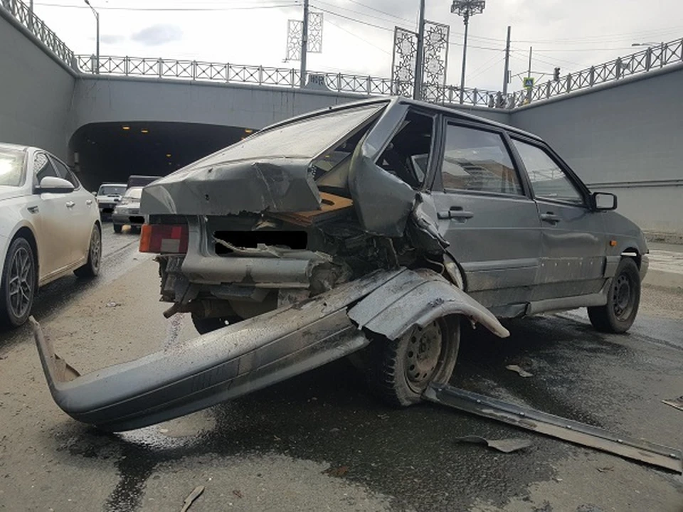 "ВАЗ 21140" в это время стоял в среднем ряду из-за поломки / Фото: ГУ МВД по Самарской области