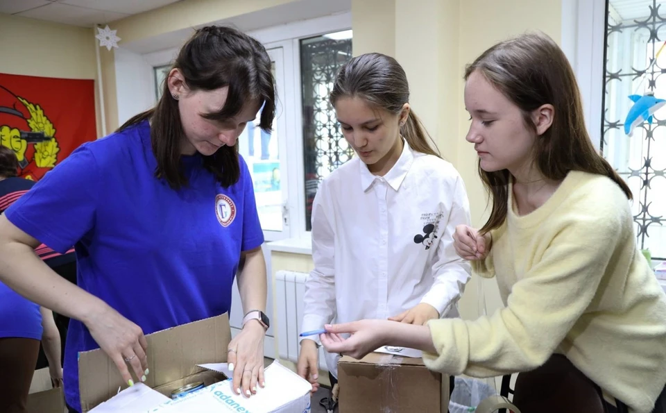 В Нижневартовске продолжается акция «Посылка солдату» Фото: Департамент общественных коммуникаций и молодежной политики администрации Нижневартовска