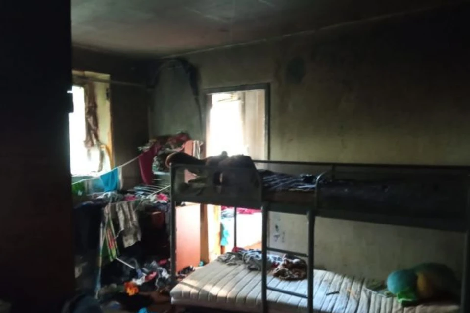 В Новосибирске многодетная семья осталась без квартиры после пожара. Фото: предоставлено Юрием Перязевым.