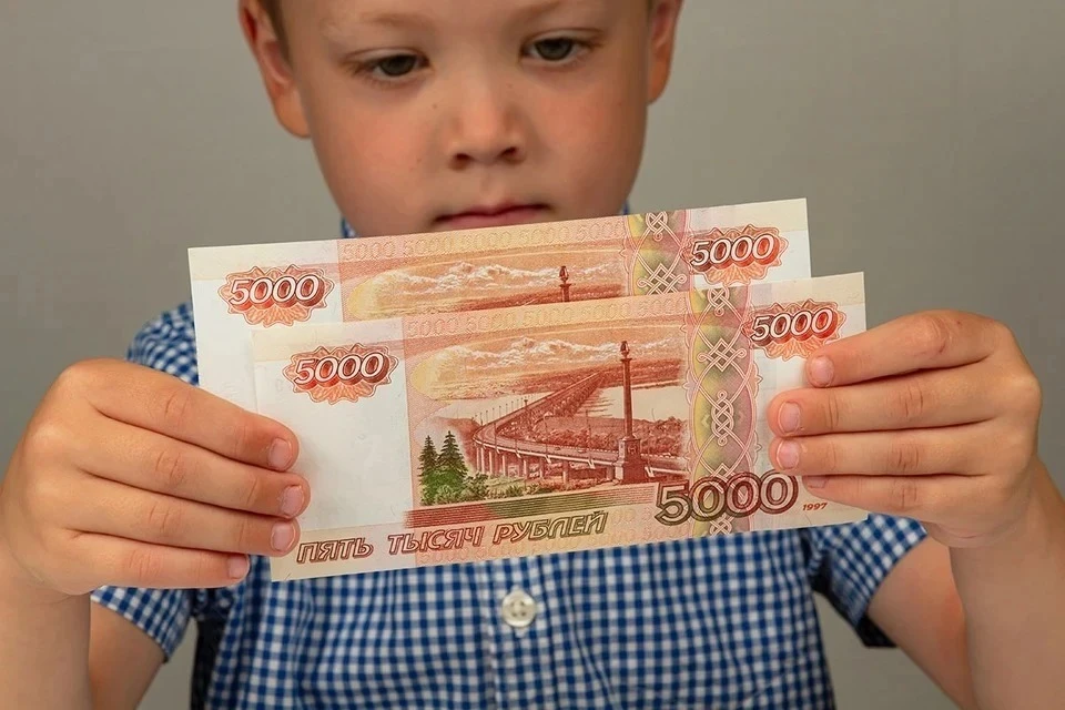На пособия семьям с детьми от 8 до 17 лет потрачено 50 млрд рублей