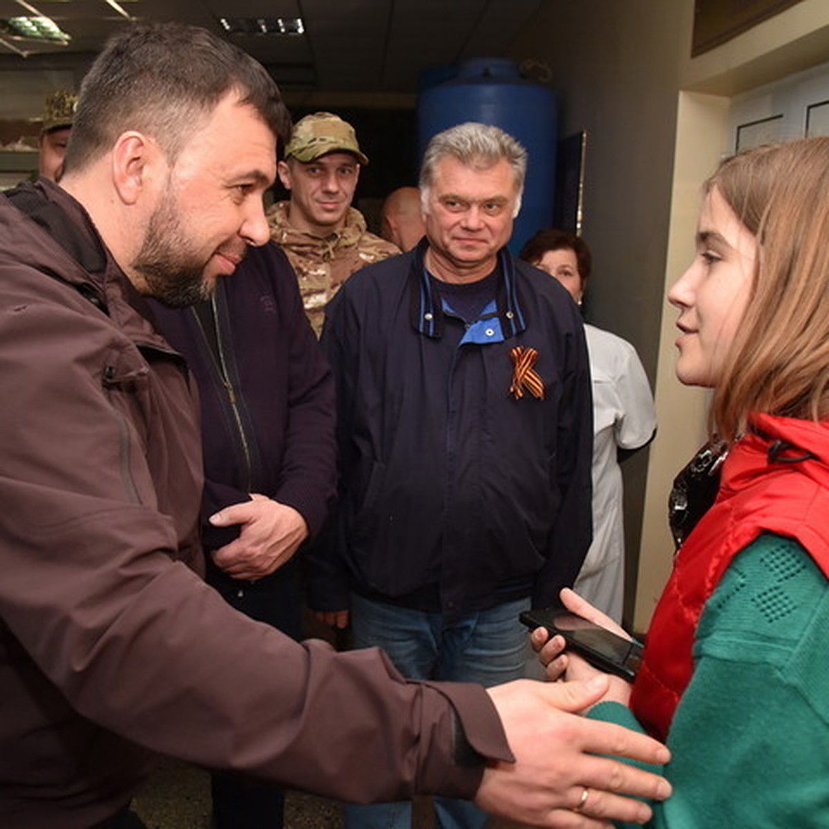 Мэр Мариуполя Константин Иващенко: Первоочередные для нас задачи —  накормить, напоить и обеспечить медицинским обслуживанием наших жителей. Не  допустить гуманитарную катастрофу - KP.RU