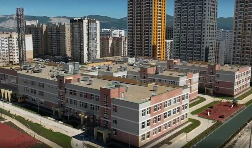 Самая большая школа Новороссийска находится в 16 микрорайоне Фото: admkrai.krasnodar.ru