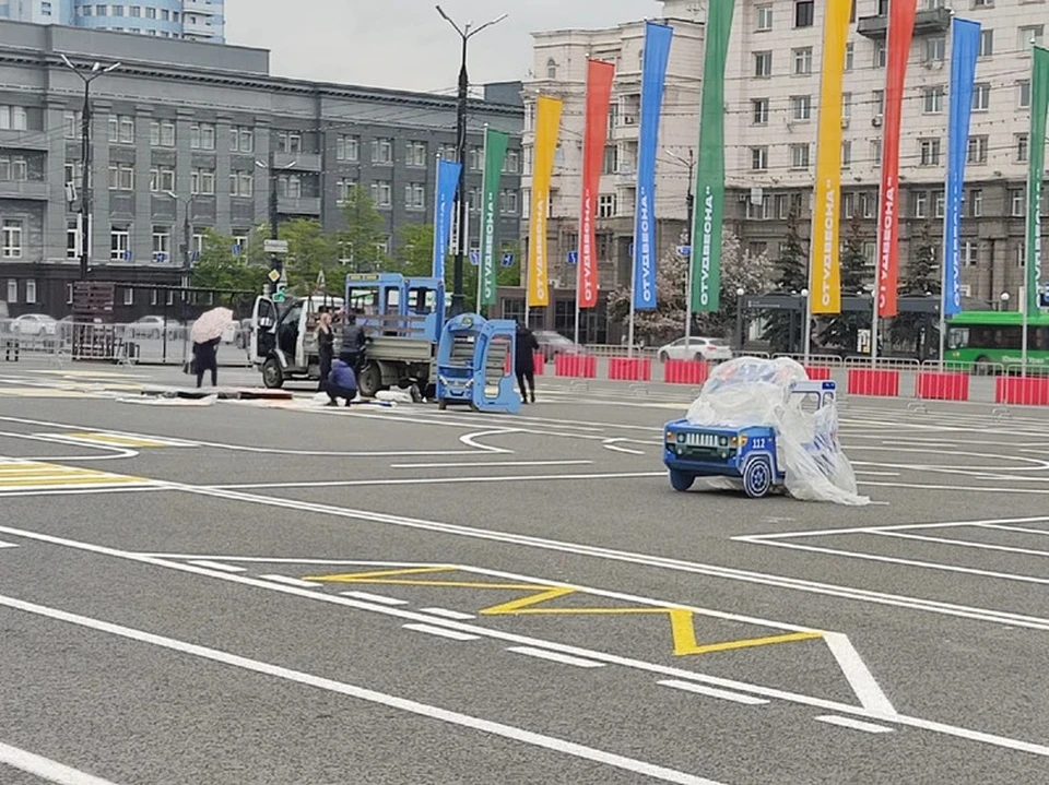 На площади появились разные виды дорожной разметки