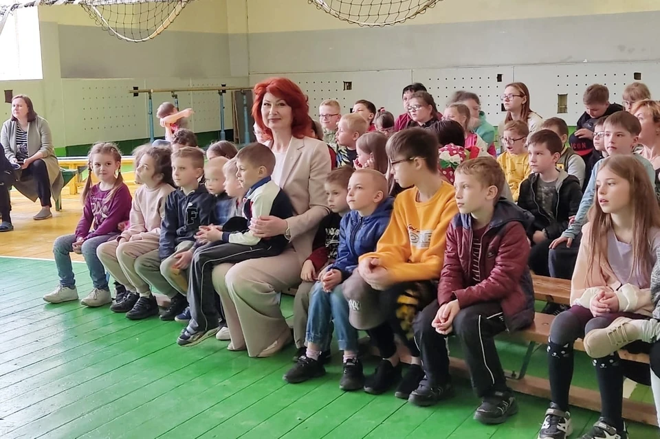 Анжелика Евдокимова посетила детей из Донбасса, размещенных в санатории имени Ленина.