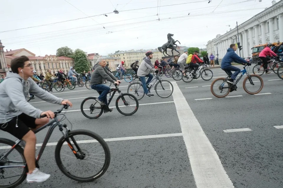 Перекрытия 4 ноября. Велогонка 4 июня СПБ. Велогонка 4 июня СПБ фото. Наши движение в России. СПБ перекрытие движения сегодня.