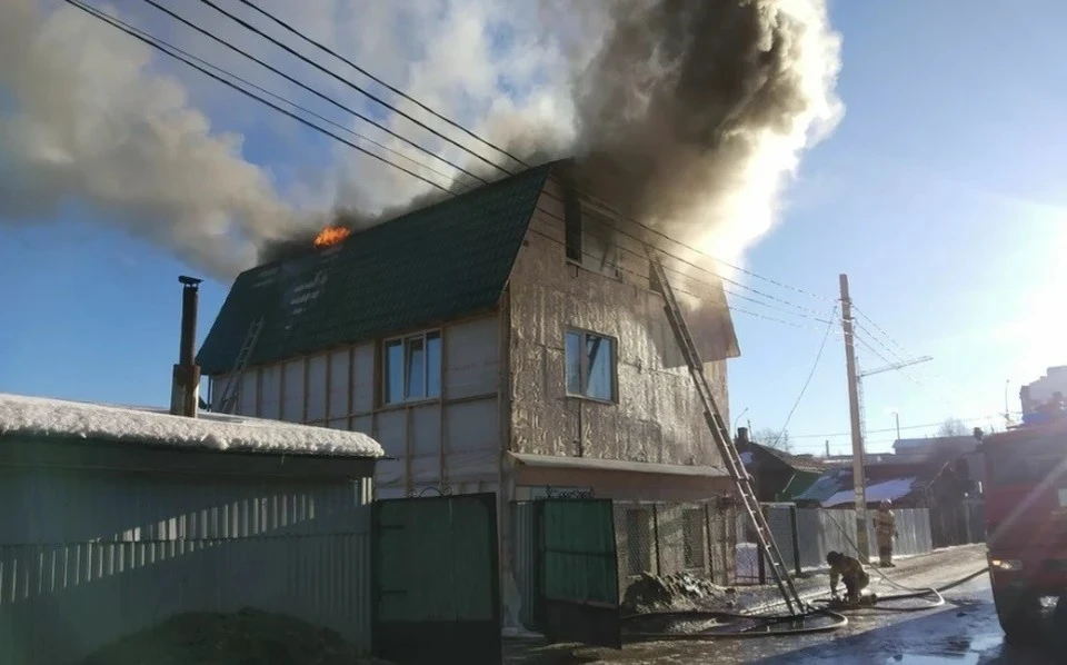 Многодетная семья лишилась дома из-за пожара. Фото: пресс-служба ГУ МЧС по Томской области