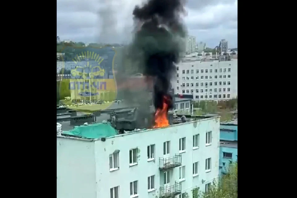Точные причины пожара пока что не известны. Фото: скрин видео vk.com/murmansk_dtp