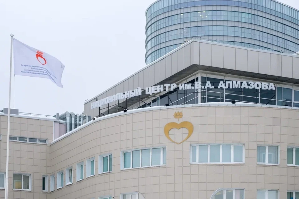 В клинике Алмазова в Петербурге трагедия - пациентка выпала из окна и разбилась на смерть.