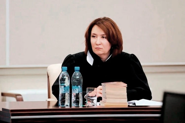 «Золотую судью» Елену Хахалеву заочно арестовали в Ростове