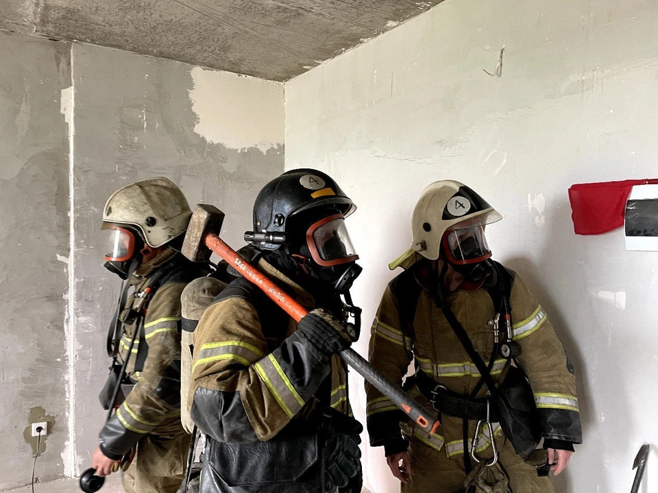 Пожарным нужно было проложить рукавную линию на высоту более 70 метров