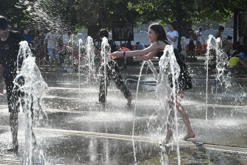 Жара не прекращается.
