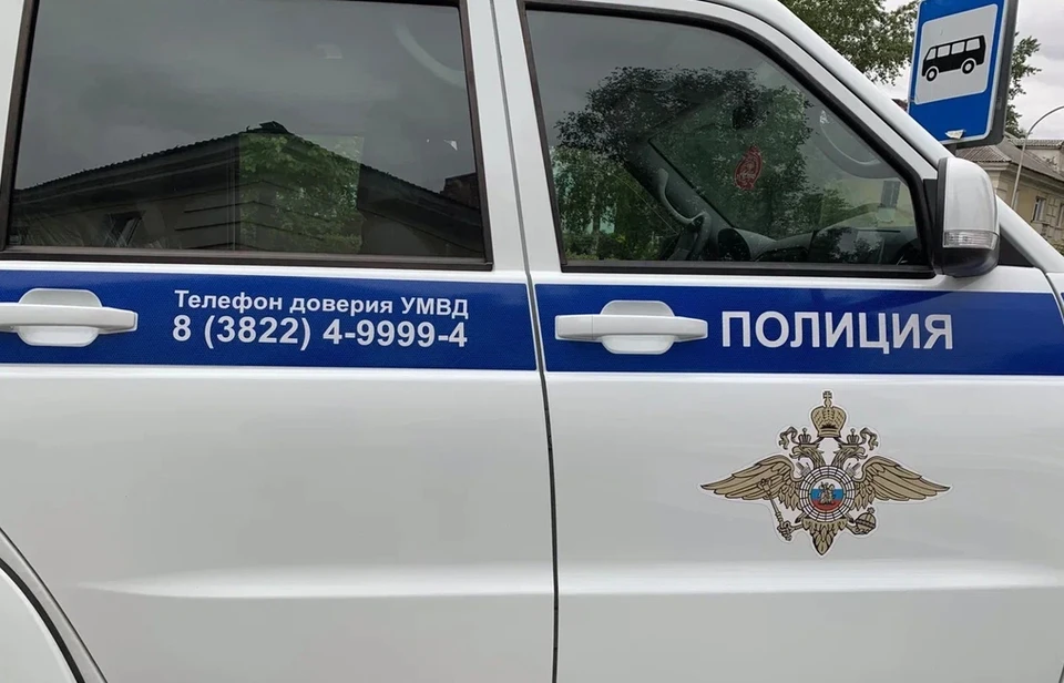 В ночное время в отдел полиции по Ленинскому району города Томска позвонил 28-летний местный житель и сообщил о попытке ограбления возле ночного клуба по переулку Красному в областном центре.