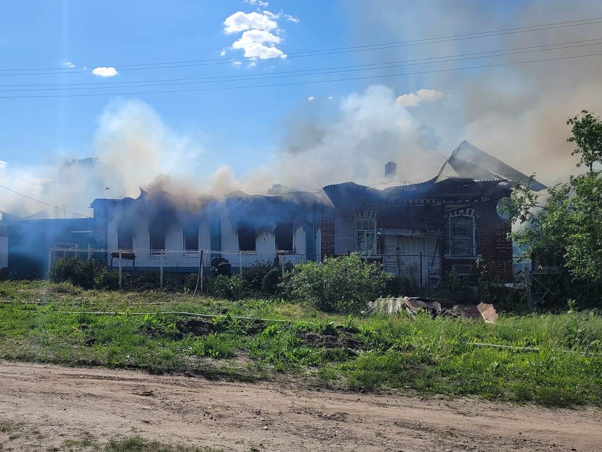 В Сенгилеевском районе сгорело целое домовладение и еще одно серьезно  пострадало - KP.RU