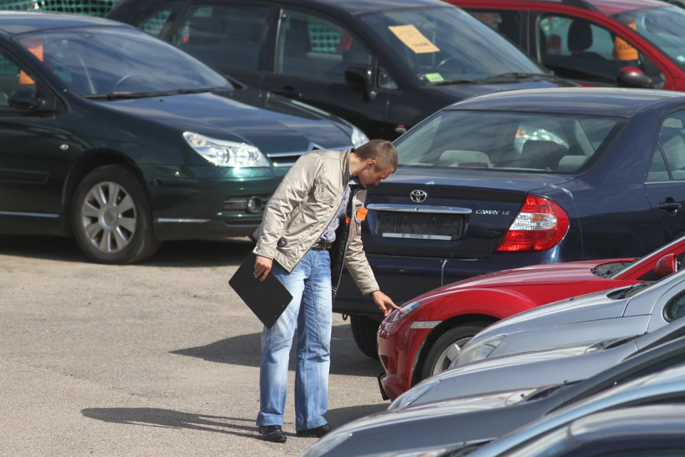 На каких поддержанных автомобилях чаще всего скручивают пробег при продаже в Иркутской области, выяснил сайт Дром