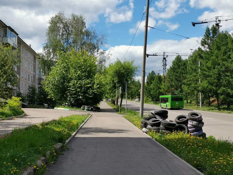 Ветлужанка красноярск. Красноярск микрорайон Ветлужанка Гусарова. Сквер с освещением Ветлужанка Красноярск. Красноярск Ветлужанка фото. Ветлужанка Красноярск фото района.