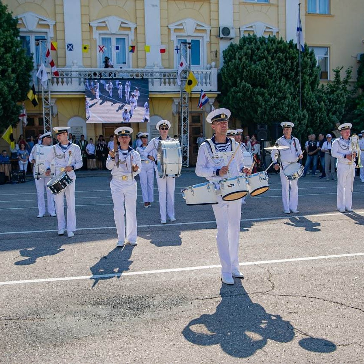 Помните, что вы учились и получили свои кортики в Севастополе…» - KP.RU