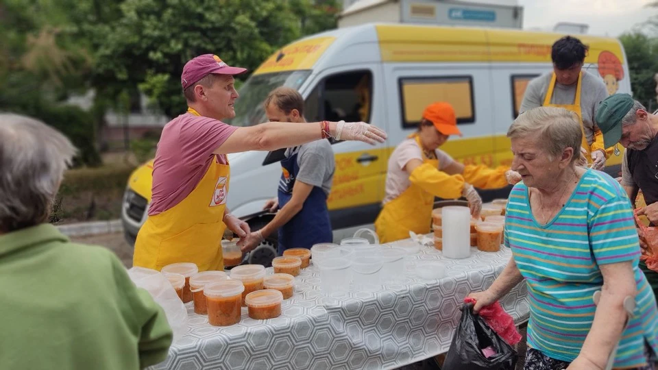 Волонтеры «Пищи Жизни» продолжают помогать на территории ЛНР. Фото: предоставлено КП-Челябинск