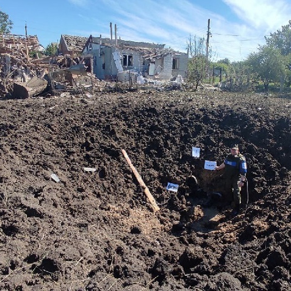 Разрушены около полусотни домов, повреждены газопровод и хозпостройки: В ЛНР  показали последствия массированного ночного удара по Республике украинскими  ракетами «Точка-У» - KP.RU