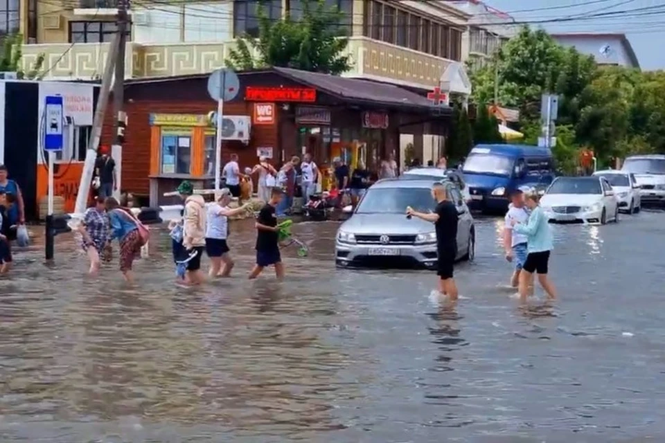 Дороги Анапы пришлось форсировать. Фото: скриншот