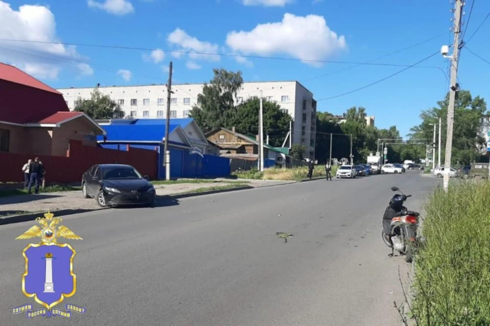 Иномарка сбила скутериста на улице маяковского