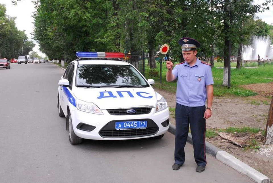 В Тульской области дорожные инспекторы задержали автобус с фальшивыми номерами