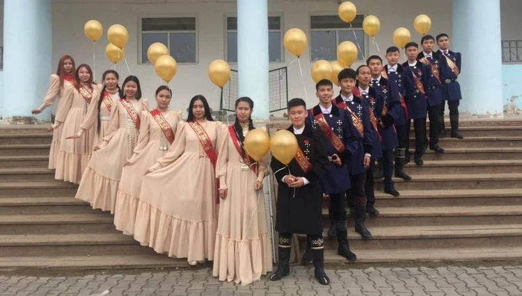 Выпускники школ Якутии, сдавшие ЕГЭ на сто баллов в 2023 году, могут получить по сто тысяч рублей