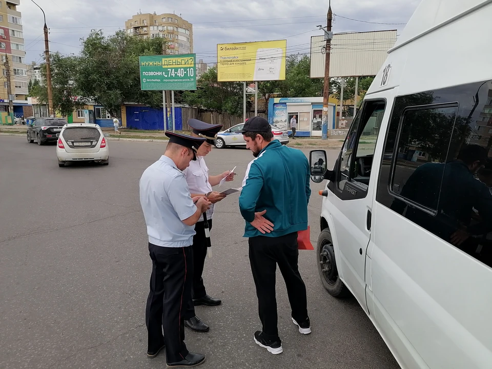 В Астрахани полицейские ловили маршрутчиков-нелегалов