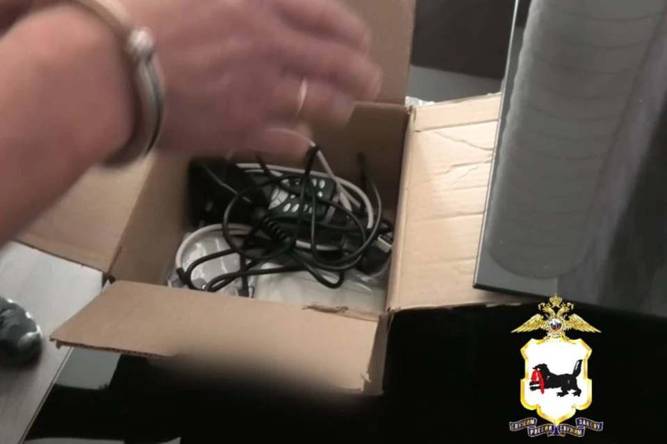Полицейские задержали подозреваемого в продаже устройства для взлома автосигнализаций в Иркутске