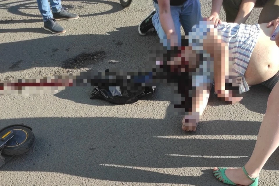 Мужчина насмерть разбился на электросамокате в Петербурге