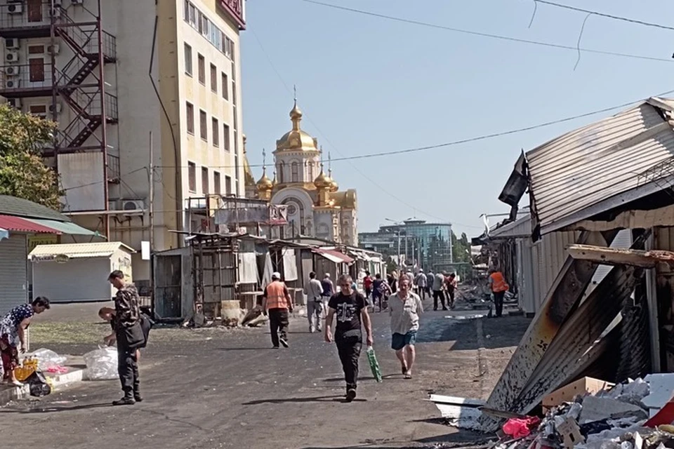 Торговые ряды возле Свято-Николаевского храма выгорели практически полностью
