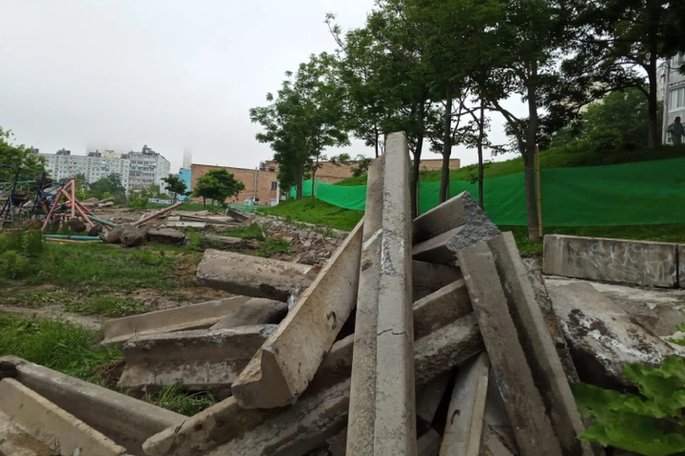 Во Владивостоке началось благоустройство сквера на Добровольского. Фото: предоставлено «КП».