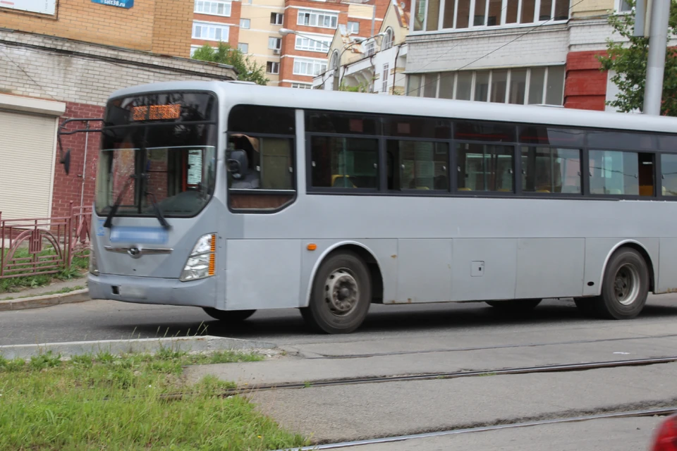 Муниципальные автобусы иркутск фотоьум. Автобус Иркутск. Автобус 25. Сколько стоит автобус. Коммунальный транспорт.