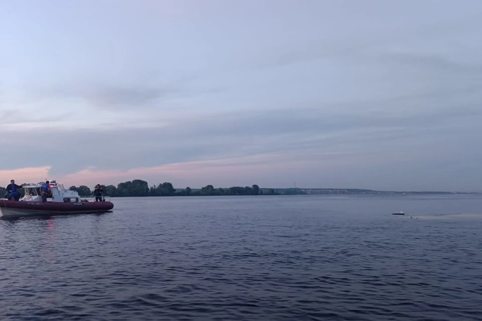 Сейчас судно находится под водой вверх дном.