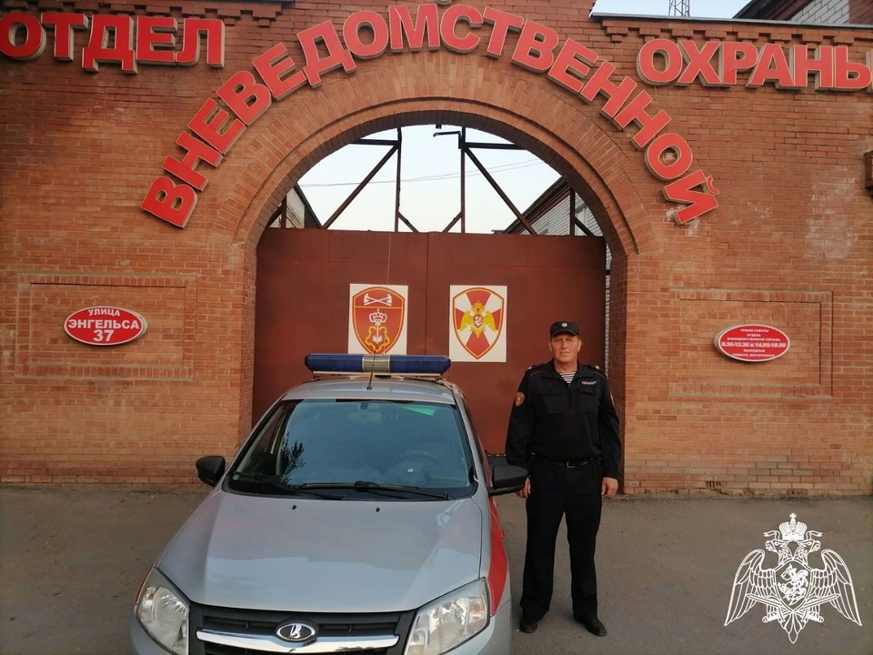 В пакете, изъятом у задержанного, оказалась марихуана