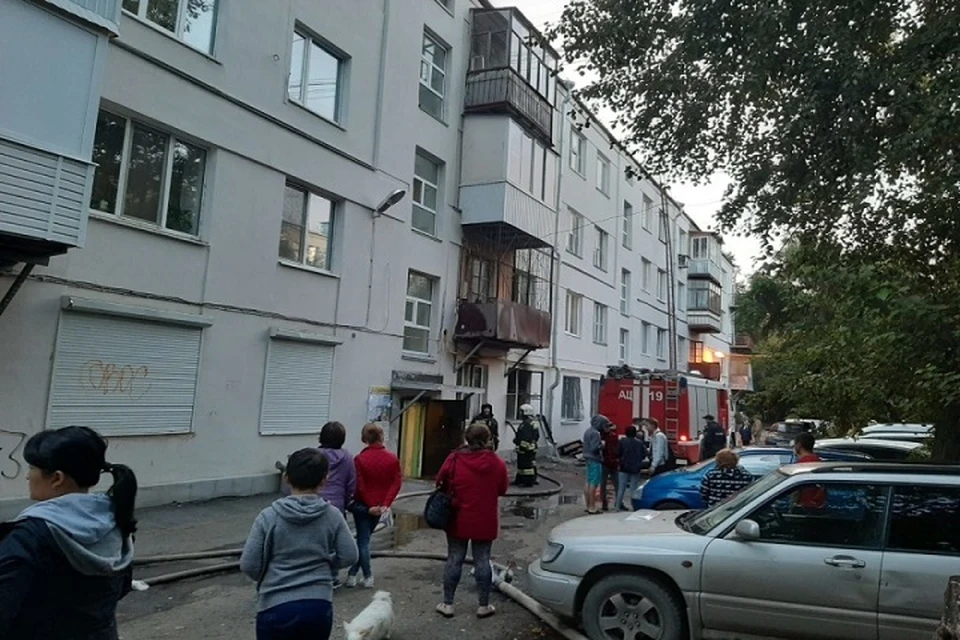 На место оперативно приехали три пожарные машины. Фото: ГУ МЧС по Свердловской области