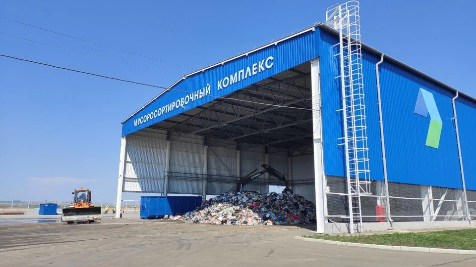 Заметили, что над полигоном нет птиц? Их отпугивает ястреб