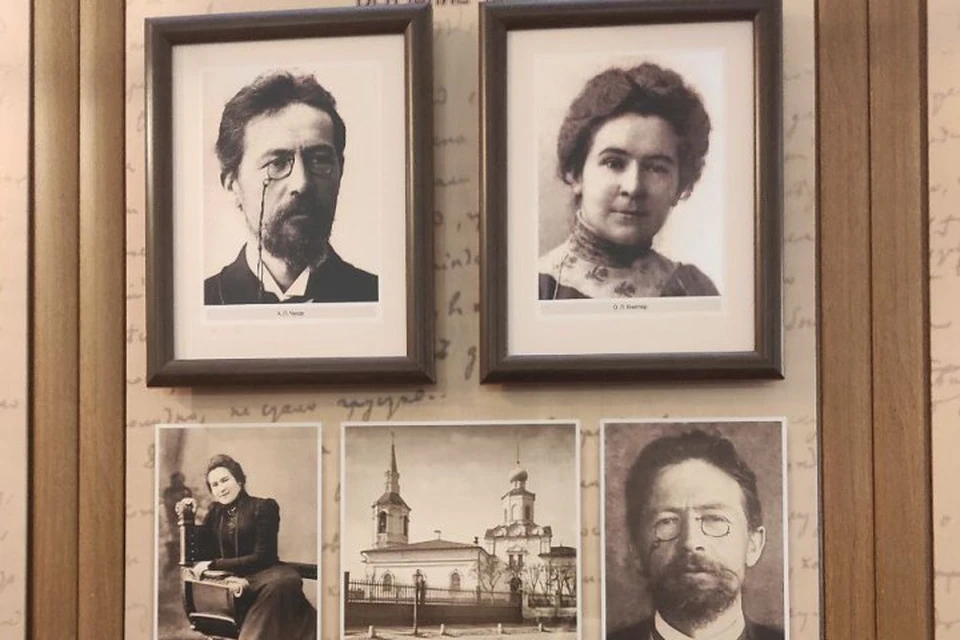 В доме-музее Антона Чехова в Ялте сохранилось множество фотографий писателя и его супруги Ольги Книппер