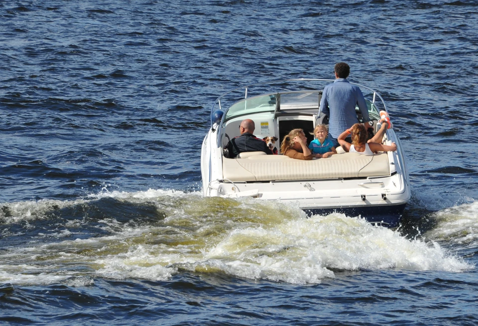 Какая температура воды в Черном море 17 июля 2022.