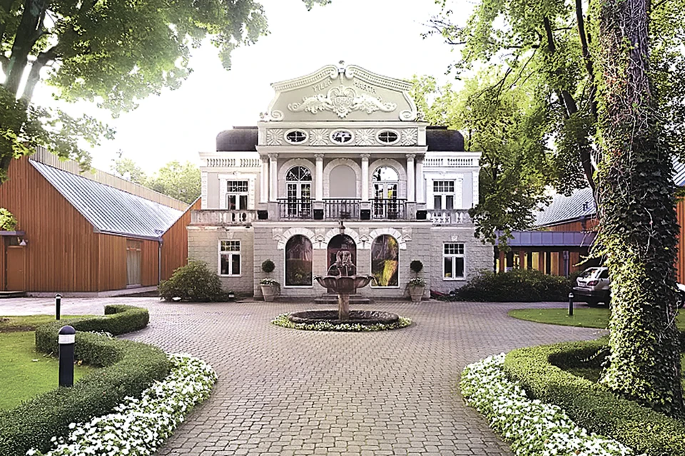 Комплекс виллы «Марта», кроме главного здания, включает несколько гостевых домов и служебных помещений. Фото: krasovickis.lv
