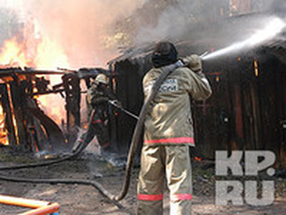 Пожар в красном селе. Пожар. Пожар в Баганском районе. Пожар Барнуковка. В Чановском районе загорелся дом.