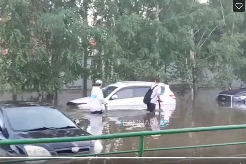 Барнаул дождь. Сильный ливень. Потоп в Барнауле. Ливень в Барнауле. Потоп в Барнауле 30 июля.