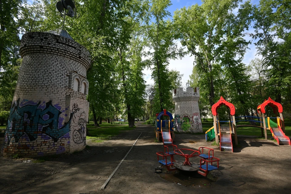 Парк энгельса. Екатеринбург парк. Энгельс парк. Парки ЕКБ. Лесопарк Энгельс.