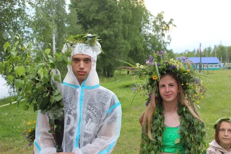 Порно қараңыз, мен оны әдемі анаға отырғыздым