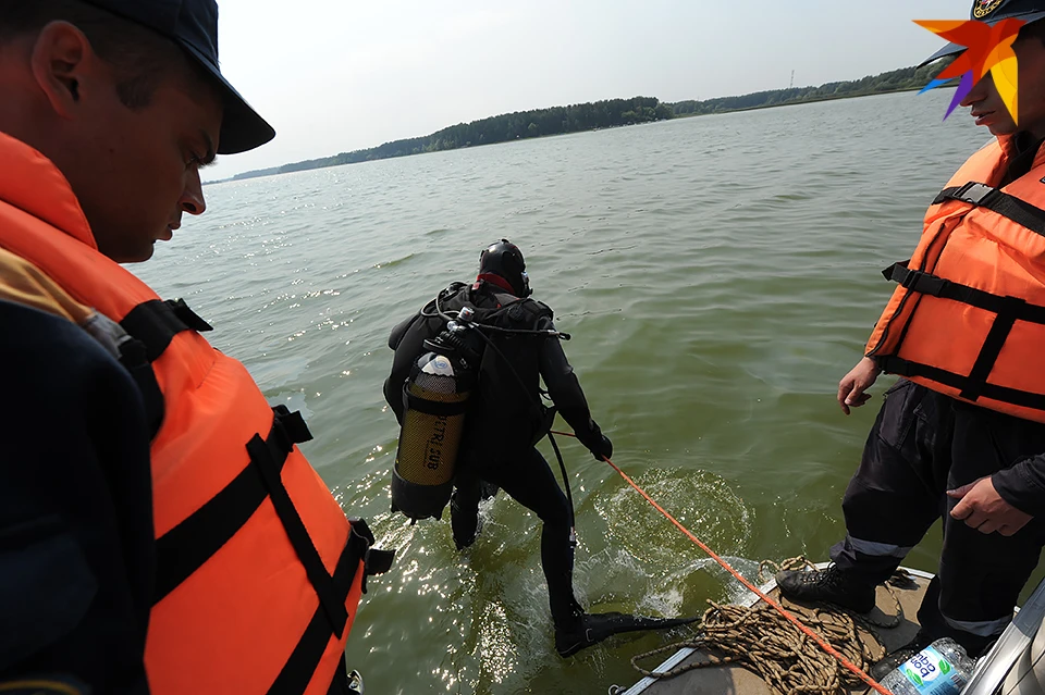 Пропали рыбаки в ростовской. Водолазы. Рыбак Россия. Водолаз фото. Водолазы отдыхают.