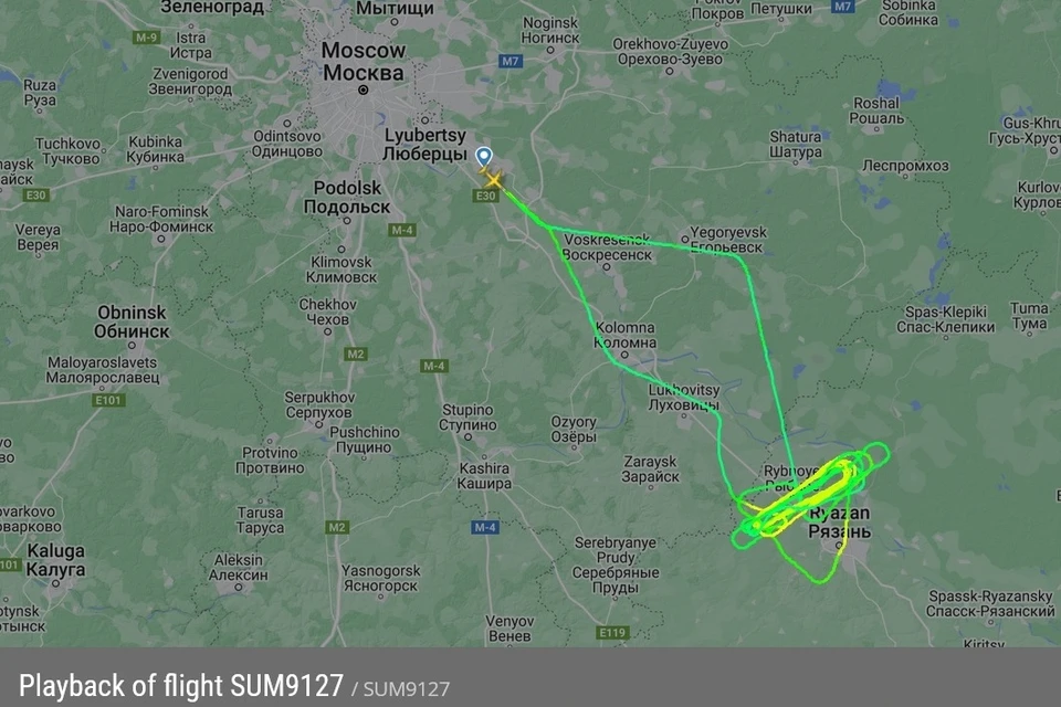 Над Рязанью несколько часов кружил самолет МЧС, совершив больше десяти кругов.