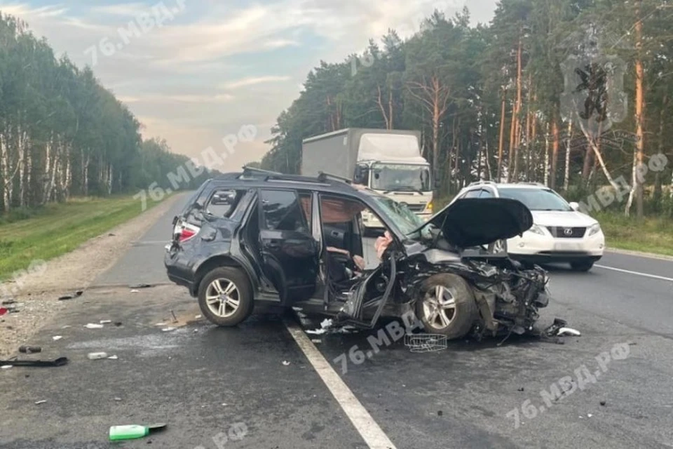 Сначала «Субару» столкнулся с «Тойотой», а потом врезался в «Киа».